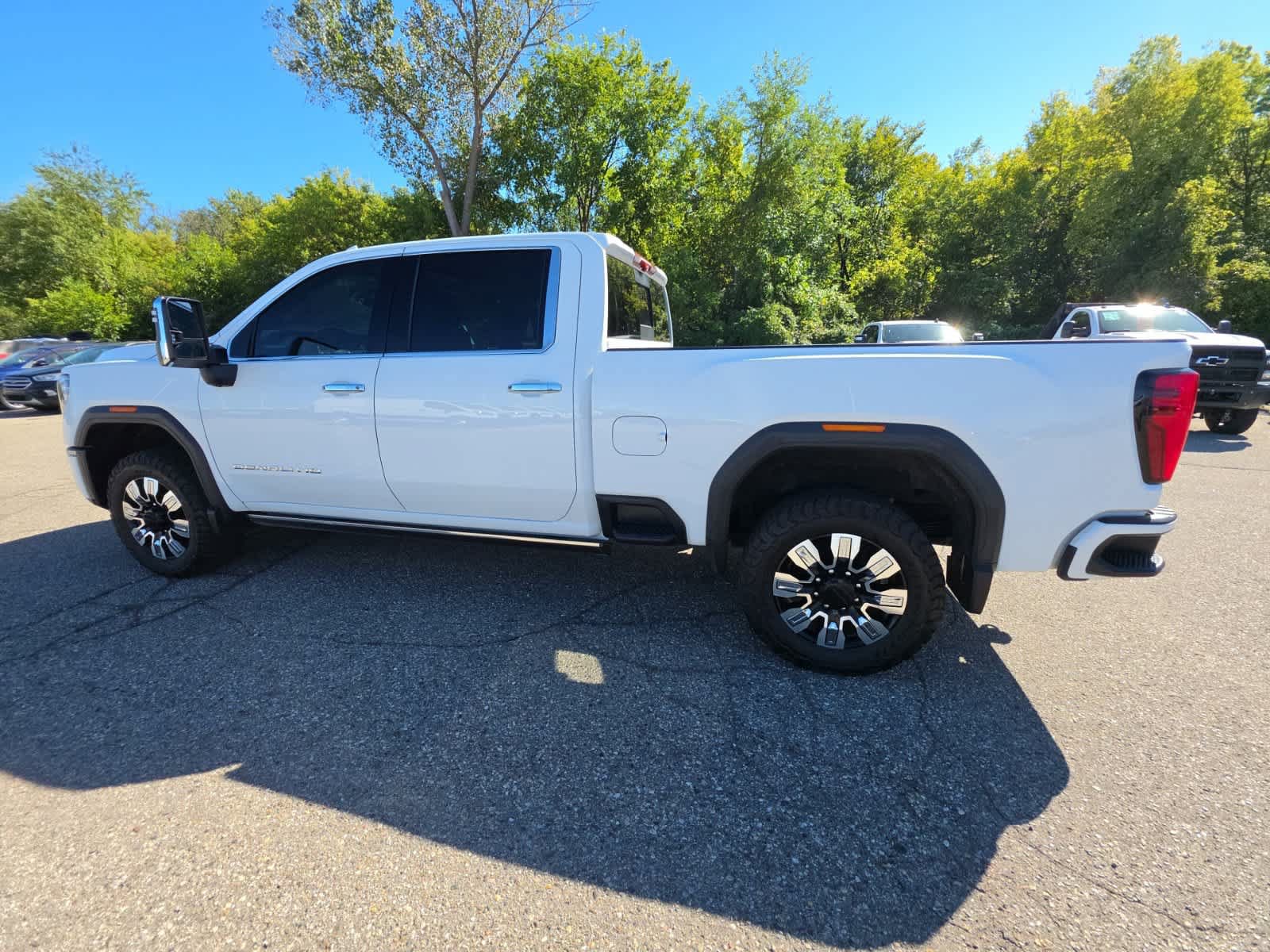 Used 2025 GMC Sierra 2500 Denali w/ Denali Reserve Package AWD/4WD image 13