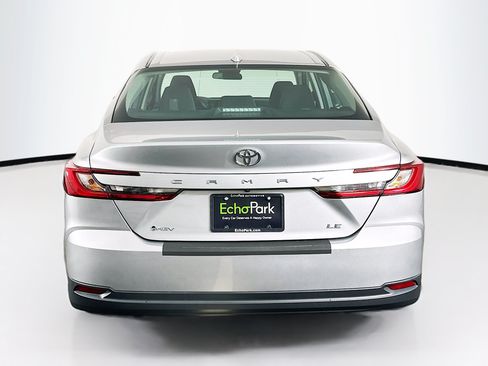 Used 2025 Toyota Camry LE FWD image 7