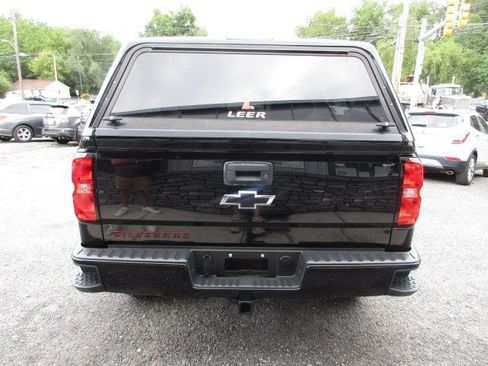 Used 2017 Chevrolet Silverado 1500 LT w/ Redline Edition AWD/4WD image 7