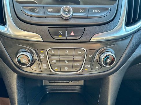 Used 2022 Chevrolet Equinox LT AWD/4WD image 23