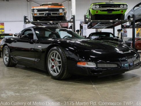Used 2003 Chevrolet Corvette Z06 w/ Memory Package, 3 Drivers RWD image 10