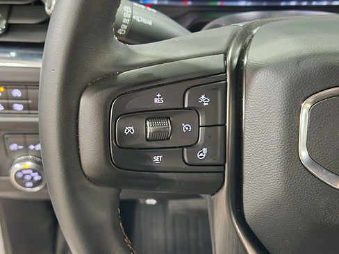 Used 2023 GMC Yukon XL AT4 image 49