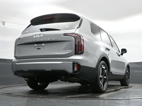 Used 2023 Kia Telluride EX AWD/4WD image 42