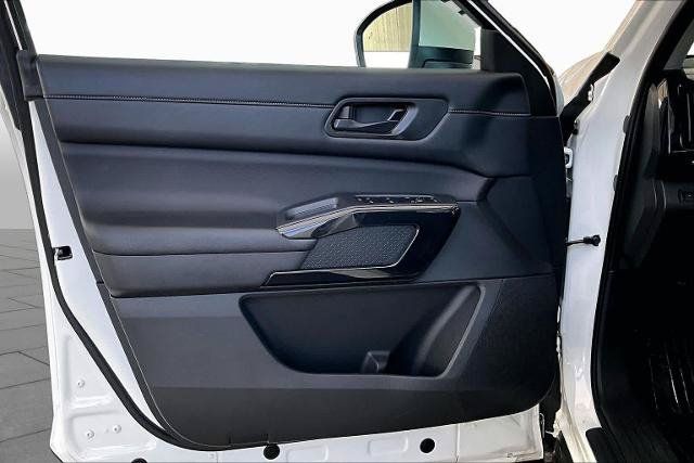Certified 2024 Nissan Pathfinder SV FWD image 21