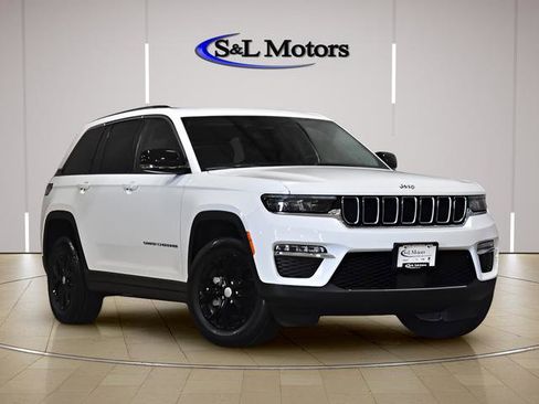 Used 2023 Jeep Grand Cherokee Limited AWD/4WD image 1
