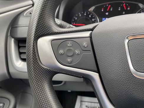 Used 2024 GMC Terrain SLE image 19