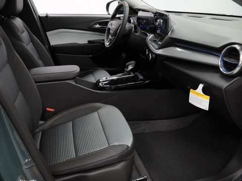 New 2026 Chevrolet Trax LT w/ Driver Confidence Package FWD image 28