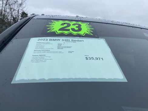 Used 2023 BMW 330i Sedan w/ Premium Package image 19
