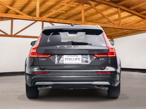Used 2024 Volvo V60 B5 Cross Country Ultimate w/ Protection Package Premier AWD/4WD image 4
