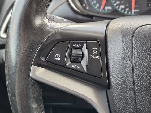 Used 2022 Chevrolet Trax LT w/ Driver Confidence Package AWD/4WD image 29
