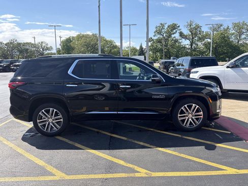Used 2023 Chevrolet Traverse High Country AWD/4WD image 5