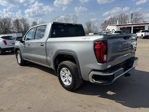 Used 2023 GMC Sierra 1500 SLE w/ Enhanced Capability Package AWD/4WD image 3