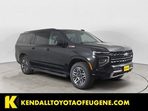 Used 2025 Chevrolet Suburban Z71 AWD/4WD image 7