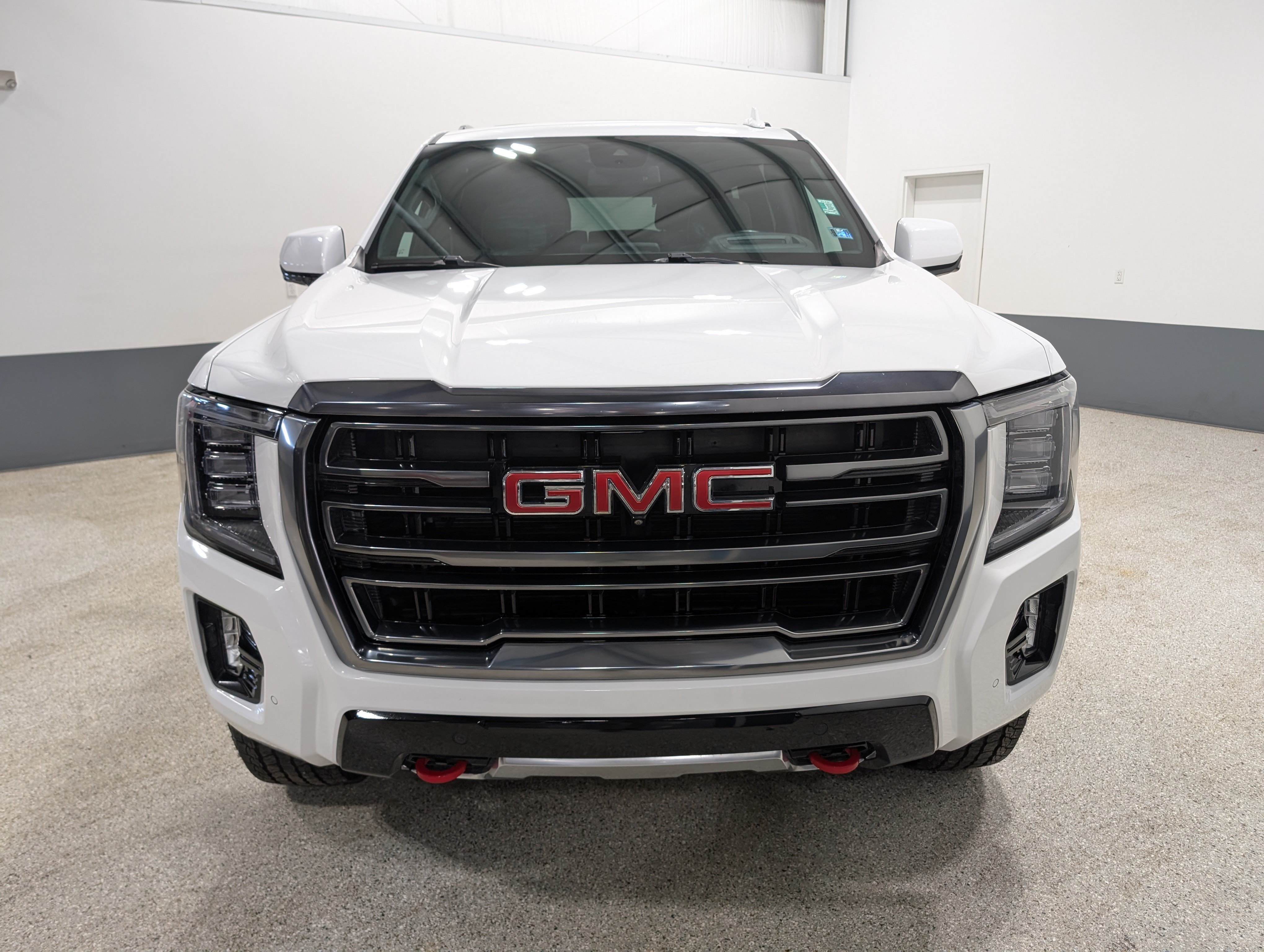 Used 2024 GMC Yukon AT4 w/ Technology Package AWD/4WD image 8