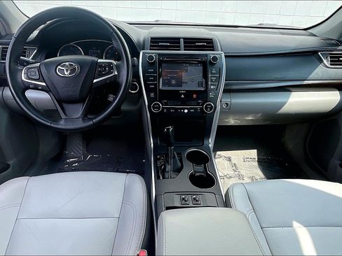 Used 2017 Toyota Camry XLE w/ Moonroof Package FWD image 19