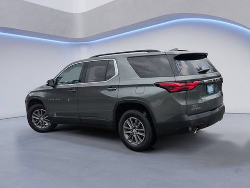 Used 2022 Chevrolet Traverse LT FWD image 9