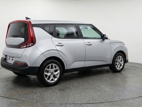 Used 2025 Kia Soul LX w/ LX Technology Package image 9