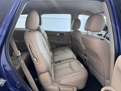 Used 2017 Nissan Pathfinder SL FWD image 11