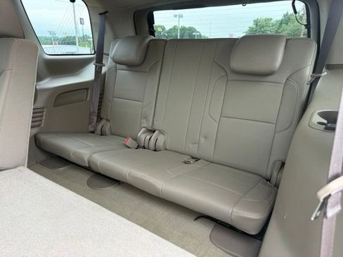 Used 2017 GMC Yukon SLT w/ Premium Edition AWD/4WD image 15