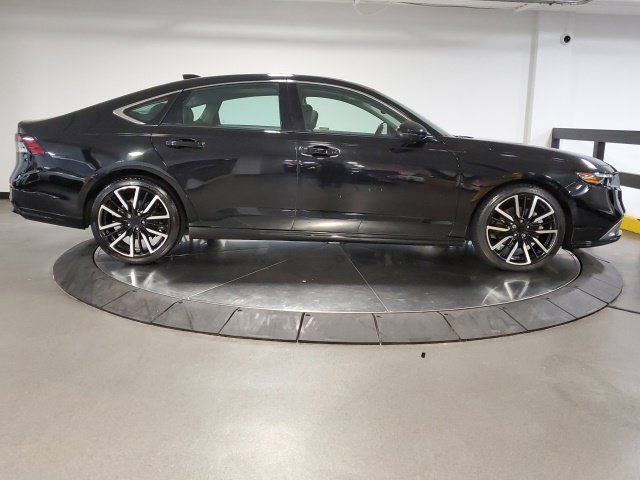 Used 2024 Honda Accord Touring image 10