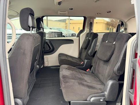 Used 2014 Dodge Grand Caravan SXT image 29