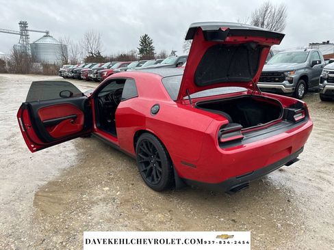 Used 2016 Dodge Challenger SRT Hellcat image 26