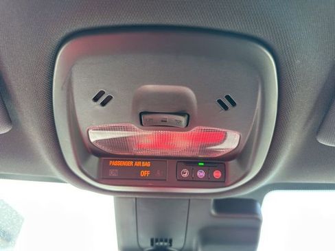 Used 2025 Buick Envista Sport Touring FWD image 19