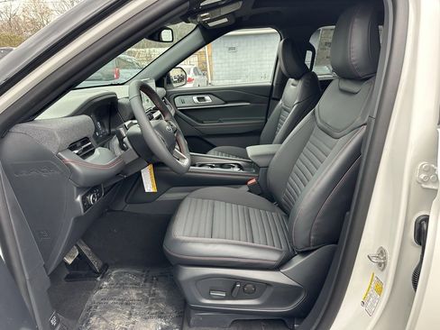 New 2026 Ford Explorer ST-Line w/ ST-Line Street Pack image 12