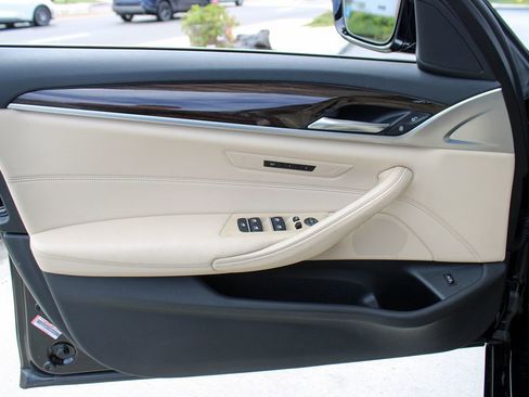 Used 2017 BMW 530i RWD image 45