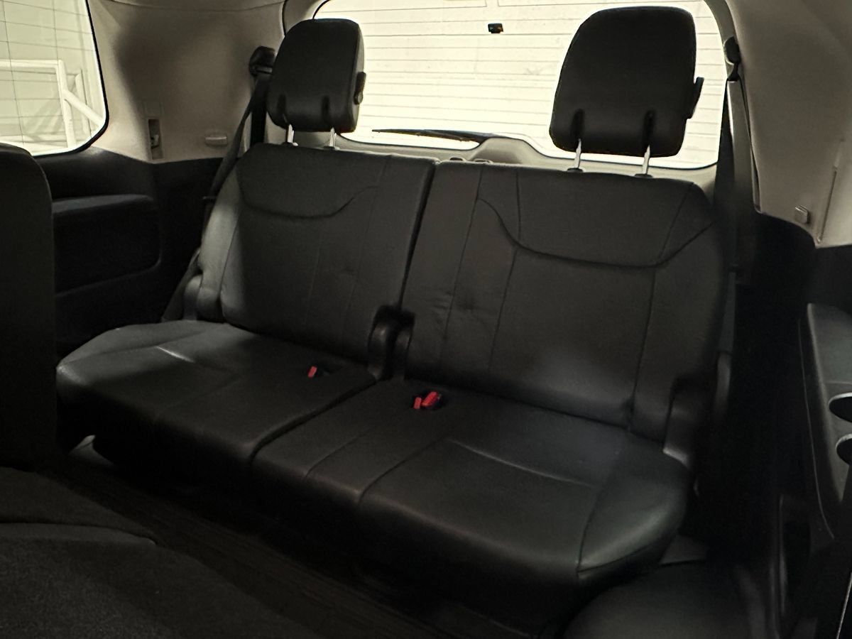 Used 2016 Lexus LX 570 4WD w/ Luxury Package image 30