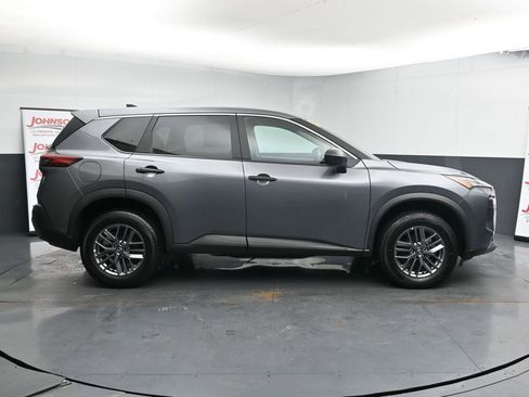 Used 2023 Nissan Rogue S image 9