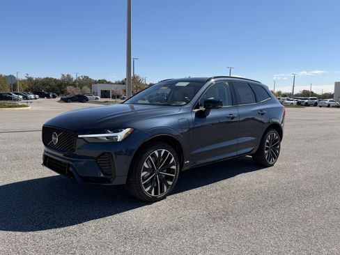 New 2026 Volvo XC60 T8 Ultra w/ Protection Package Premier image 7
