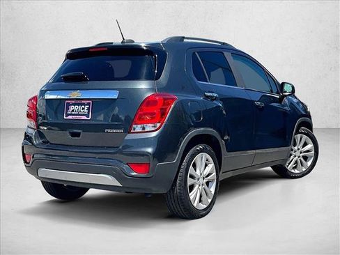 Used 2019 Chevrolet Trax Premier FWD image 2