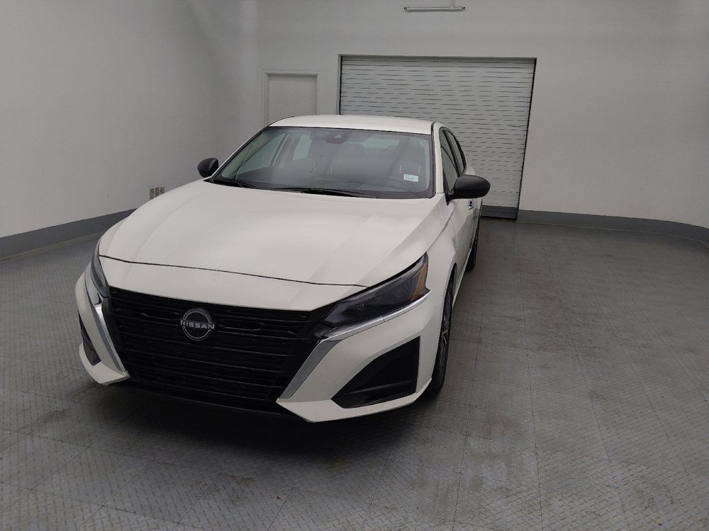 Used 2025 Nissan Altima 2.5 SV FWD image 15