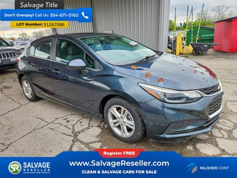 Used 2017 Chevrolet Cruze LT w/ Sun And Sound Package FWD image 5