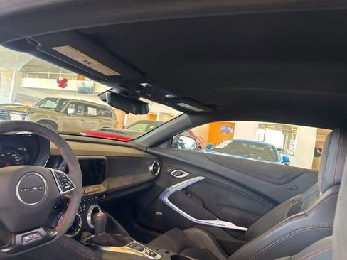 Used 2022 Chevrolet Camaro ZL1 image 10