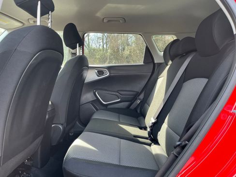 Used 2025 Kia Soul LX w/ LX Technology Package image 23