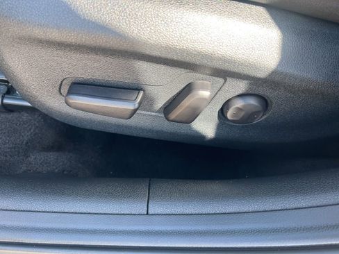 Used 2018 Kia Niro EX w/ EX Premium Package image 52