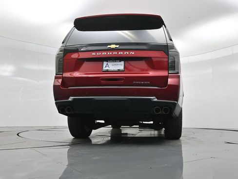 Used 2025 Chevrolet Suburban Premier image 40