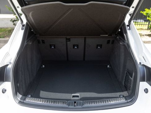 Certified 2026 Porsche Macan AWD/4WD image 30