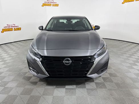 Used 2024 Nissan Altima 2.5 SV FWD image 9