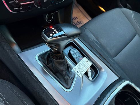 Used 2019 Dodge Charger SXT w/ Cold Weather Package image 29