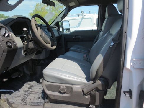 Used 2016 Ford F250 XL w/ Power Equipment Group AWD/4WD image 6