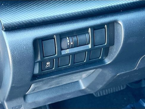 Used 2019 Subaru Crosstrek 2.0i Premium image 10