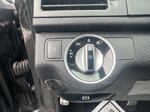 Used 2011 Mercedes-Benz C 300 4MATIC Sedan w/ Multimedia Pkg image 16