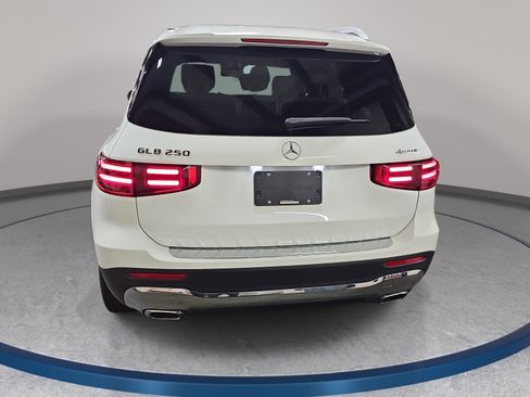 New 2026 Mercedes-Benz GLB 250 4MATIC image 6