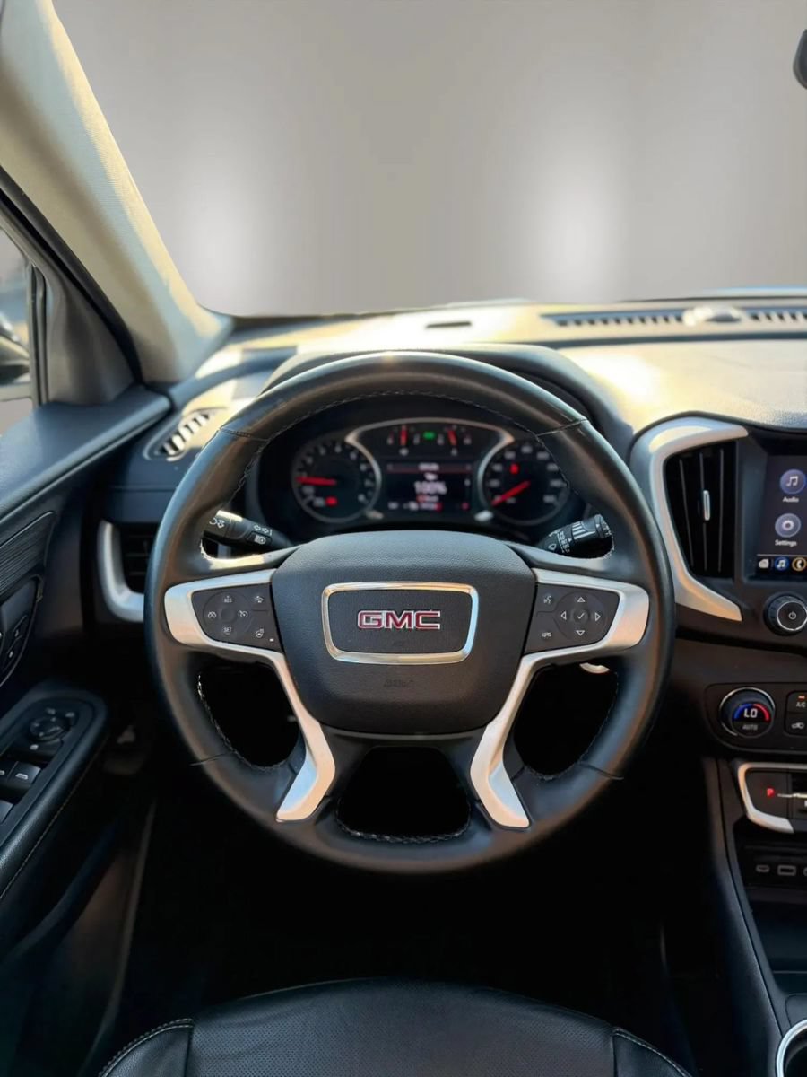Used 2024 GMC Terrain SLT w/ Elevation Edition AWD/4WD image 11