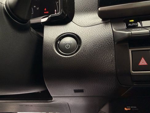 Used 2025 Toyota Camry SE image 46