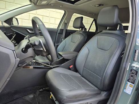 Used 2023 Kia Niro Wave w/ Wave Preserve Package FWD image 21