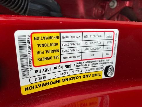 Used 2023 Ford Explorer XLT w/ Equipment Group 202A AWD/4WD image 26